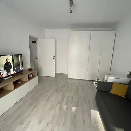 Picturesque Apartment *